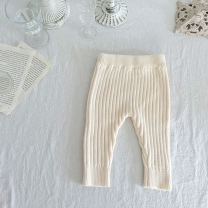 Soft and breathable baby leggings for everyday comfort.
